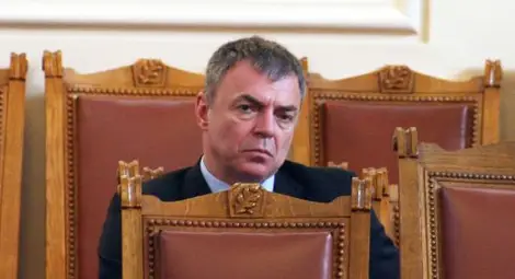 НАП подхвана петима министри 