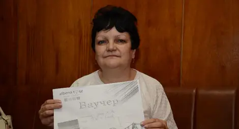 Шеговито стихче отведе Иванка за втори път в &bdquo;Албена&ldquo;