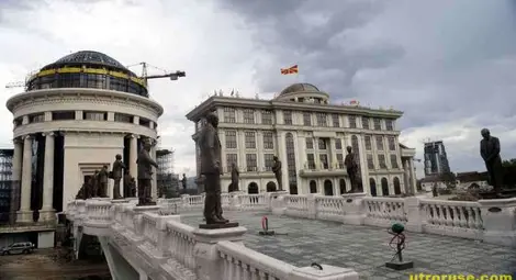 Шрамайер: В спора София-Скопие участват тясно скроени дебелоглави провинциалисти