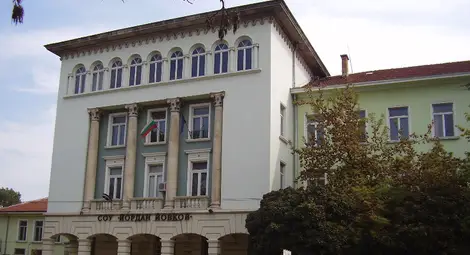 "Йордан Йовков" даде свой принос към първите неща в Русе - електронна книга за буквите