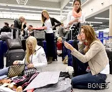 Младите жени използват все по-малко грим