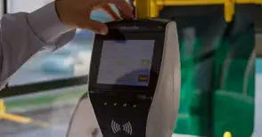 Пътник с електронна карта свален от автобус заради неработеща система