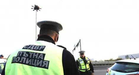 &bdquo;Пътна полиция&rdquo; проверява автобуси и тежкотоварни автомобили