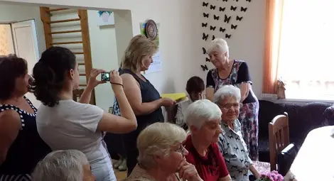 Бивши учителки от Караманово и Ценово си спомниха школския звънец