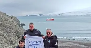 Знамето на Русе се развя в българската база в Антарктида