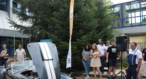 Изложба на ретро автомобили показва класически коли от различни епохи в Русенския универтитет