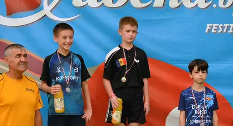 Отлично представяне на младите русенски тенисисти на маса на турнир в Албена