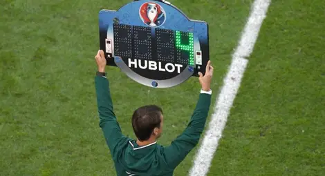 УЕФА разреши четвърта смяна в евротурнирите