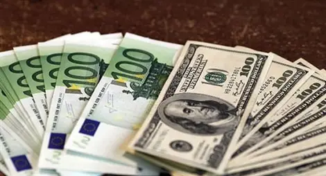 Еврото се срина заради очаквания фалит на Гърция