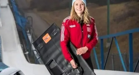 Русенка от спортна фамилия се състезава за Канада в Китай Русенка от спортна фамилия се състезава за Канада в Китай