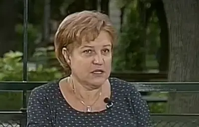 Менда Стоянова: От догодина увеличаваме заплатите на учителите с още 20-25% Менда Стоянова: От догодина увеличаваме заплатите на учителите с още 20-25%