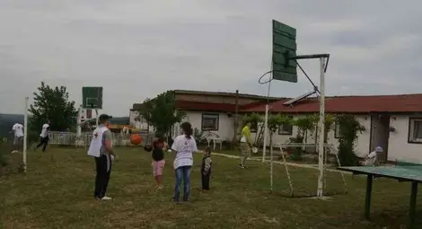 15 приемни семейства дарени с двудневна почивка в Писанец