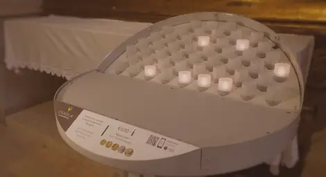 В Португалия вярващите палят свещи с мобилно приложение