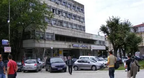 Пощите протестират в деня за пенсии, градският транспорт спира във вторник