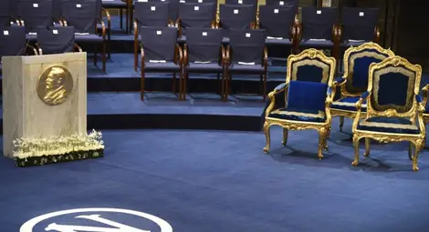 Колко време трябва да се чака за Нобелова награда?