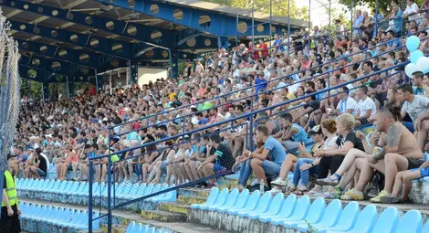 И небесносинята публика е категоричен есенен шампион