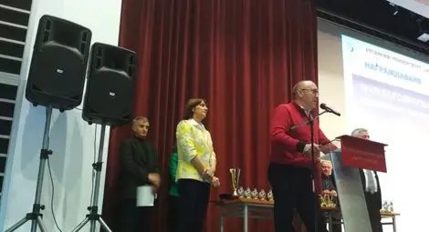 Таня Богомилова се качи на сцената и призова в Русе да бъде изграден нов басейн. Снимка: Георги ХРИСТОВ