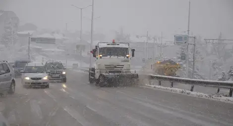 38 машини разчистваха пътищата в областта от първия по-обилен сняг