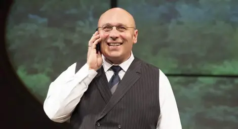 Кръстю Лафазанов обещава смях на корем в Русе с „КОМИКадзе на КръстЮпът“ Кръстю Лафазанов обещава смях на корем в Русе с „КОМИКадзе на КръстЮпът“