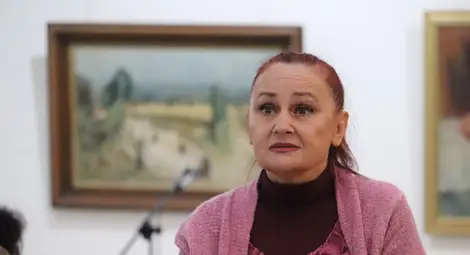 Иглика Пеева с нова стихосбирка и златна значка "Русе" /галерия/