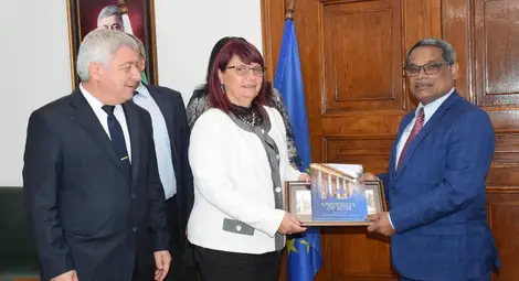 Посланикът на Индия гостува в Русенския университет