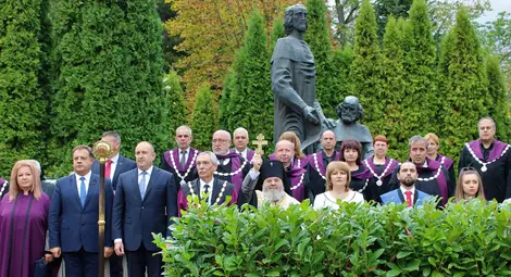 Великотърновският университет чества 30 години от създаването на първия извънстоличен Юридически факултет /галерия/