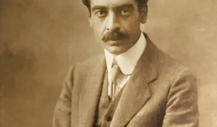 Яворов, който пожела успех преди матурата, се оказа студент