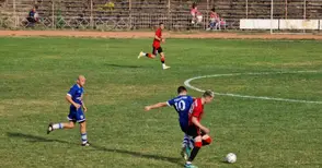 „Локо“ тресна 4 греди, но отпадна с дузпи от турнира на аматьорите