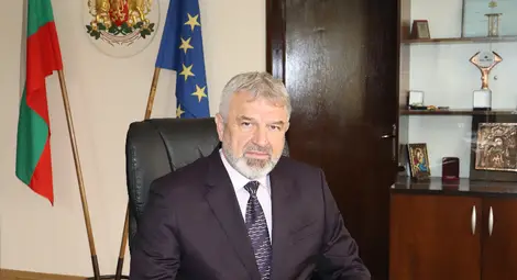 Областният управител на Русе Драгомир Драганов: 24 май ни напомня, че е необходимо да ползваме повече словото, за да сме по-обединени и да градим заедно по-доброто си бъдеще