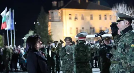 Караянчева призова политиците да следват заветите на Апостола