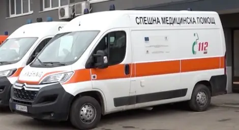 Самоотвержен работник с леко обгазяване при пожар в цех за каучукови смеси в Бяла