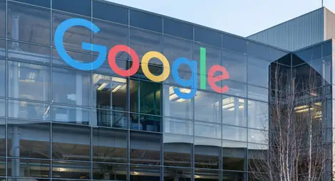 Google налага ограничения на руските медии