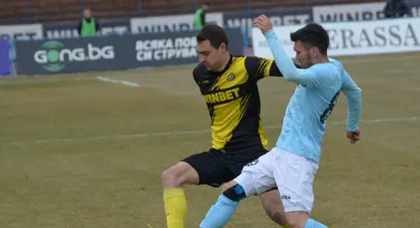 И &bdquo;канарчетата&ldquo; изпищяха от терена на Градския стадион