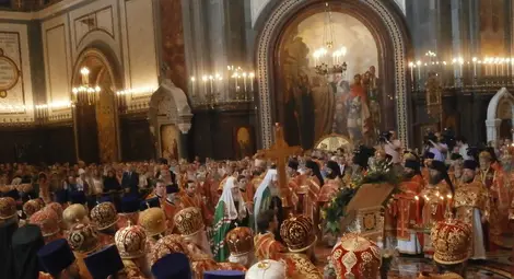 Патриарх Неофит се поклони на мощите на Св. Александър Невски