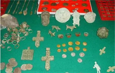 Директорът на Националния археологически институт: Богати адвокати измъкват иманярите