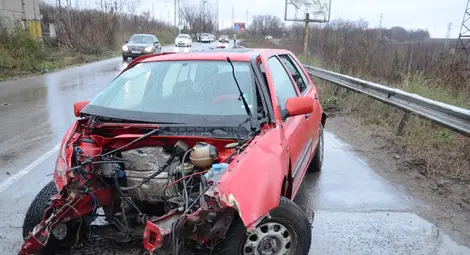 Зверска катастрофа край Пиргово по чудо се размина без жертви