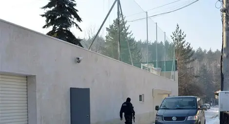 Обискират палата на дъщерята на ексшефа на митниците Кулишев в Бояна /галерия/ Обискират палата на дъщерята на ексшефа на митниците Кулишев в Бояна /галерия/