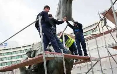 Конят на Царя се връща на пиедестала /галерия/