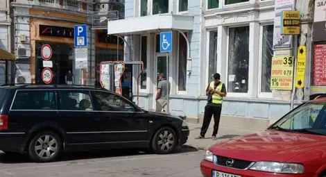 Паякът и паркирането вкараха в Общината над 60 000 лева