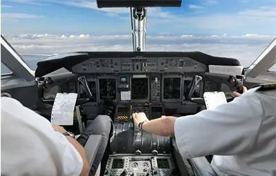 Пилот на норвежките авиолинии поздрави пътници, които правили секс в тоалетната