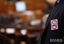 Пълната забрана на тютюнопушене остава