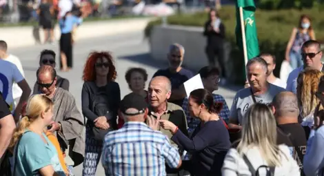 Протест срещу мерките за справяне с ковид кризата в София