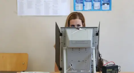 В 3 от 39 секции в чужбина - разминаване на данните в протоколите и машинните разписки