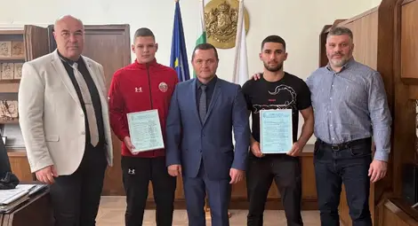 Двама републикански шампиони станаха спортисти на месеца Двама републикански шампиони станаха спортисти на месеца