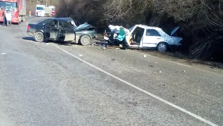 Шестима пострадаха в катастрофа край Бяла