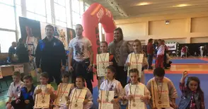 Каратистите на „Ипон“ с комплект медали на турнир в Нови пазар