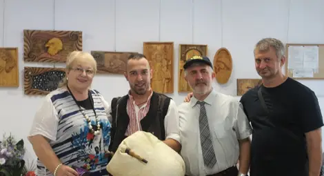 Тримата творци и гайдарят Стойко Станчев. 			                          Снимка:ОА