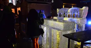 Ледена Айфелова кула и Тадж Махал ще разкрасят централния площад