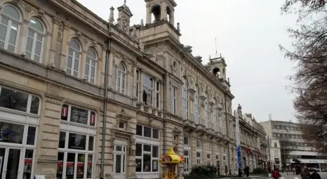 Актьори смятат, че Голямата зала в Доходното се казва &bdquo;Сава Огнянов&ldquo;