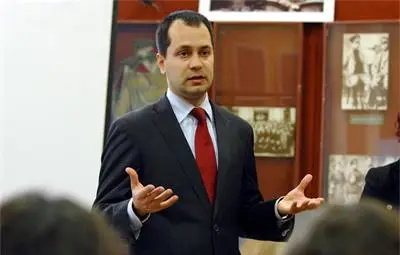 Калин Каменов - от дом за сираци до зам.-министър